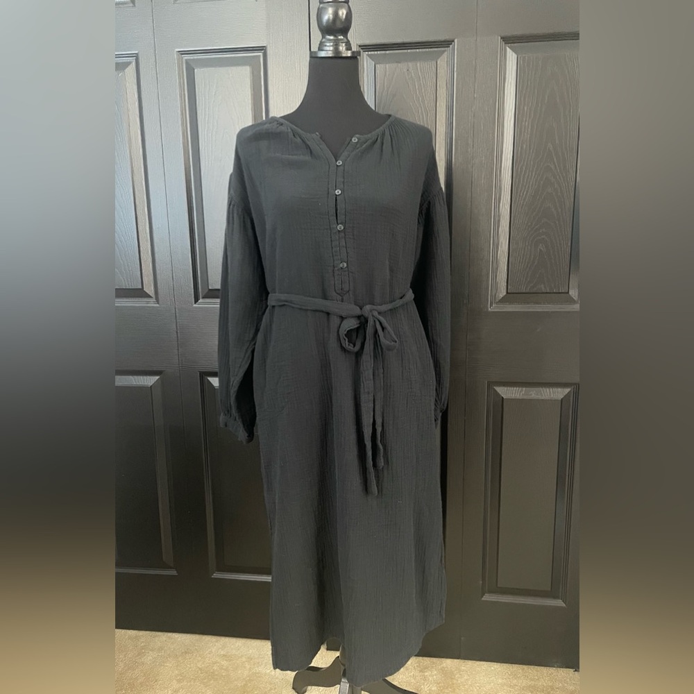 Universal Thread Black Midi Dress